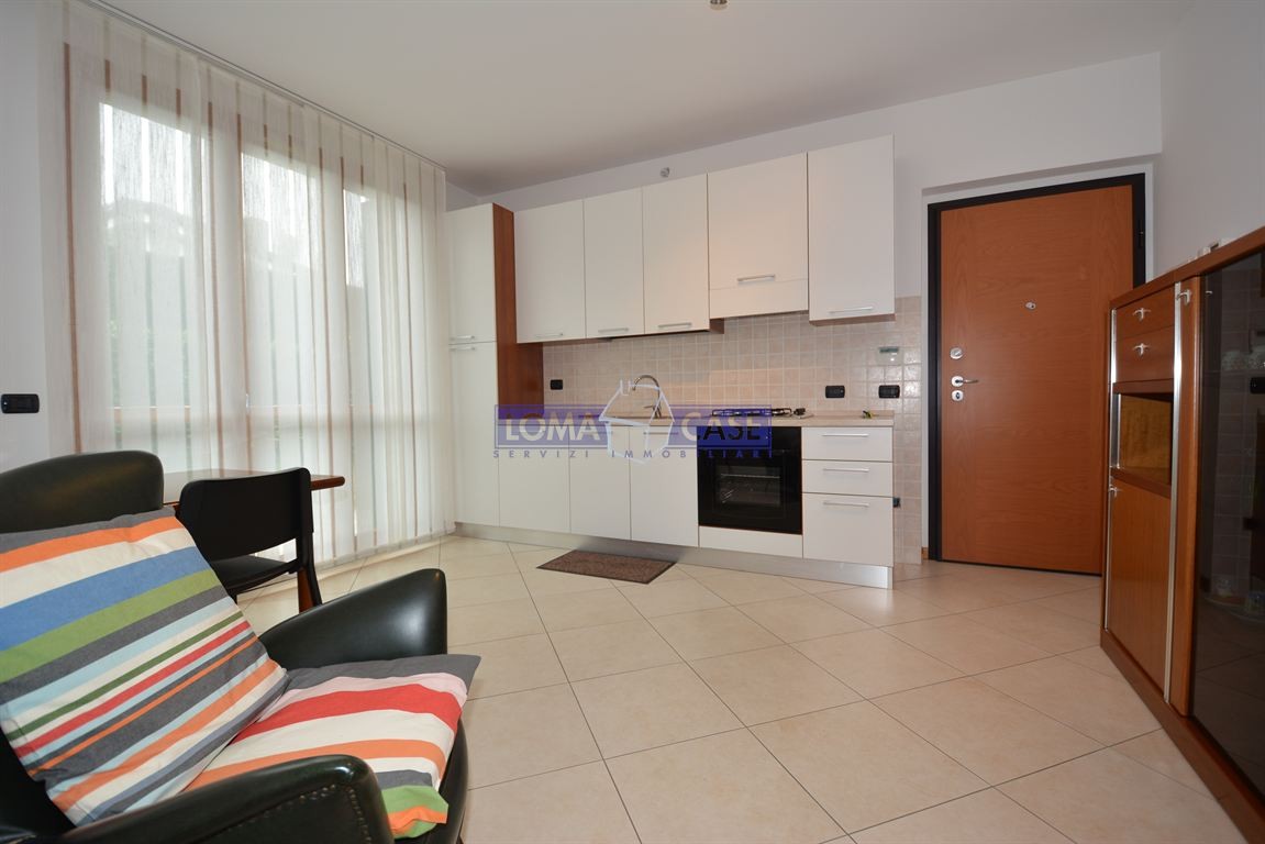 Lomagna, bilocale con giardino in locazione